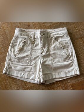 WHBM Mid-Rise Pret-A-Play Shorts